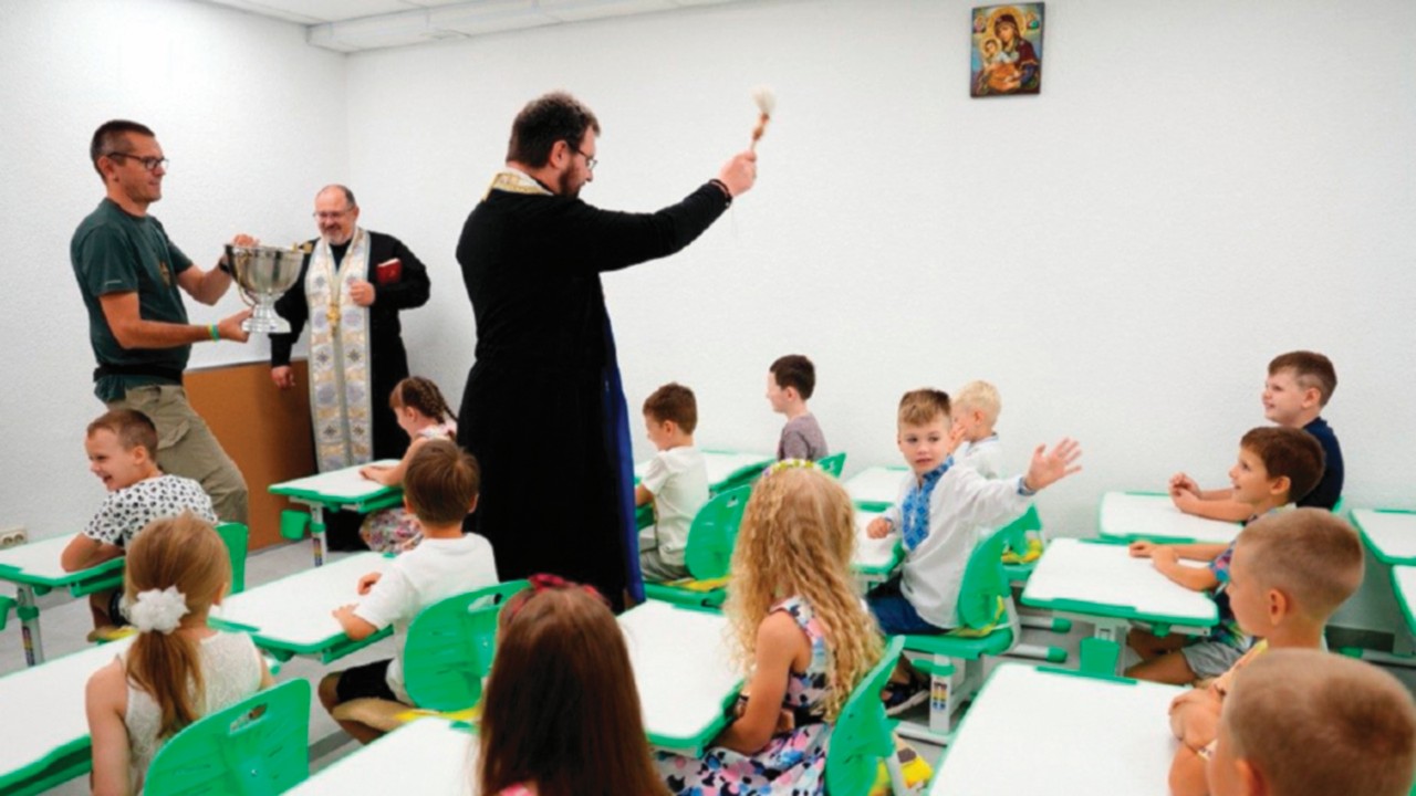  Une école pour les enfants proches du front de Zaporijjia  FRA-036